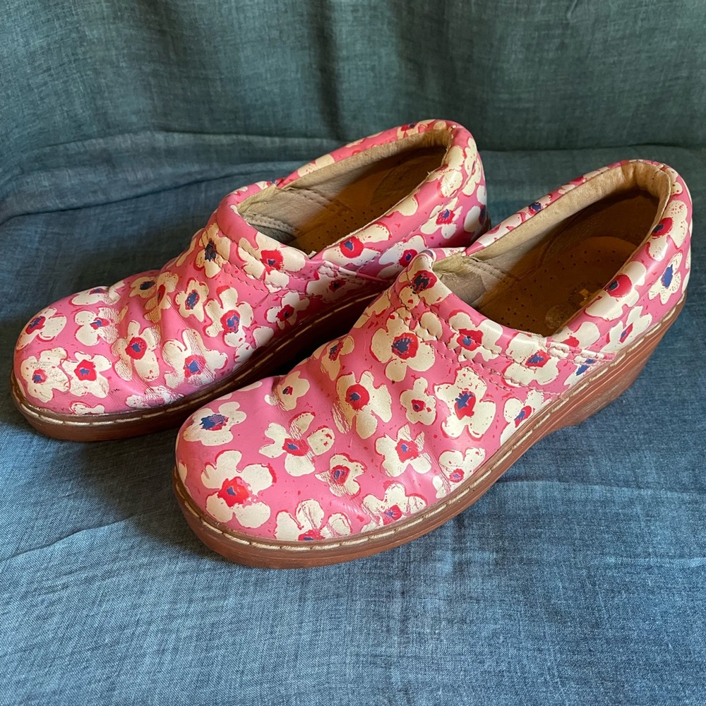 **VERY RARE FIND** Dr. Martens Pink Floral Slip-Ons Mules Women 9 - Picture 3 of 4
